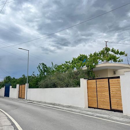 Blossom Apartments Vlore Bagian luar foto