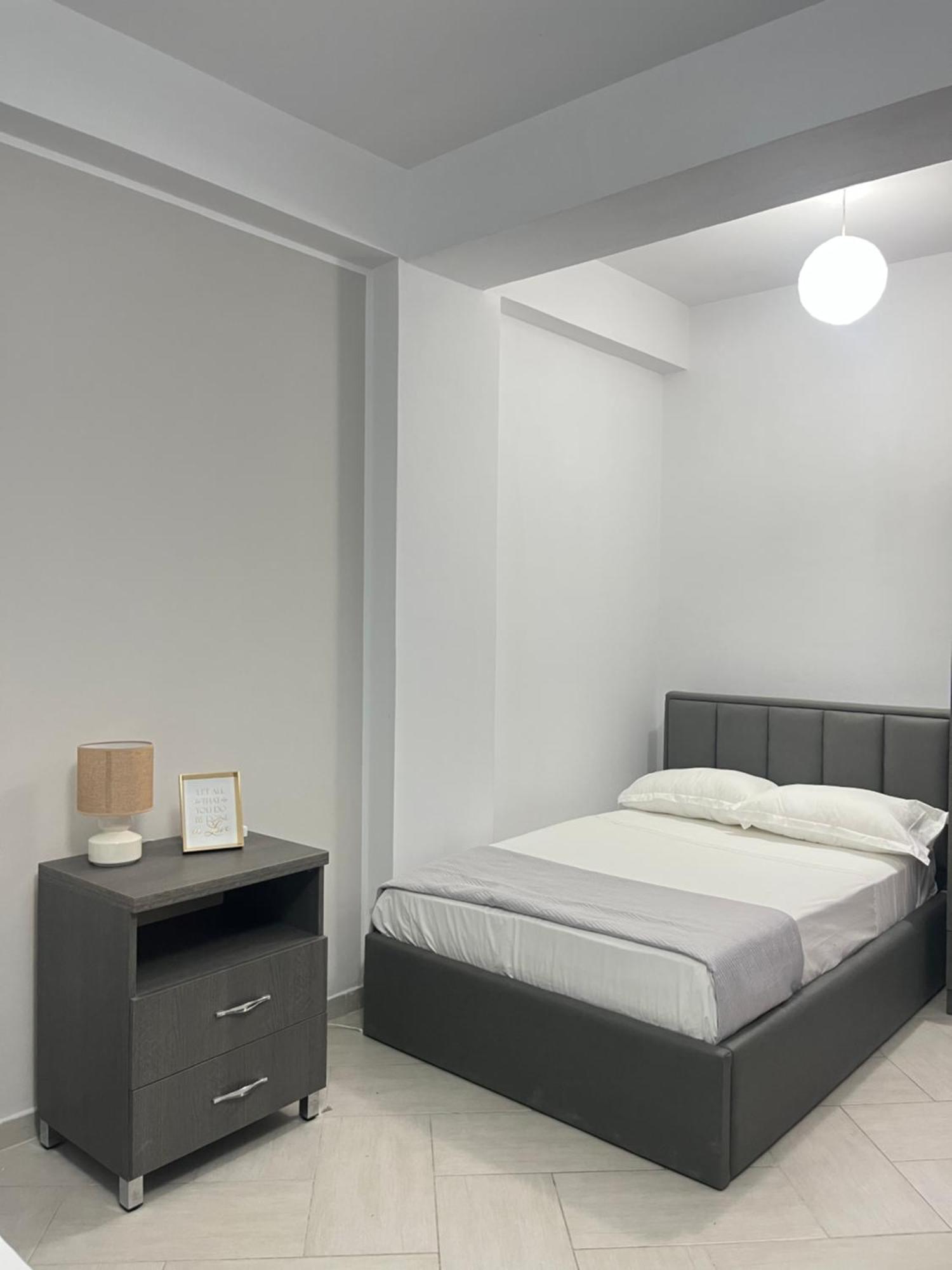 Blossom Apartments Vlore Bagian luar foto