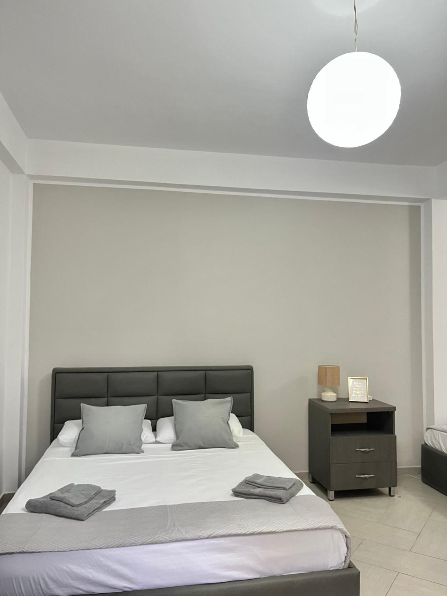 Blossom Apartments Vlore Bagian luar foto