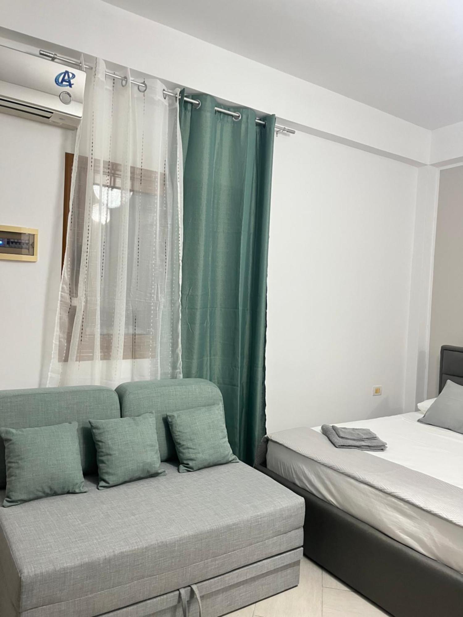 Blossom Apartments Vlore Bagian luar foto