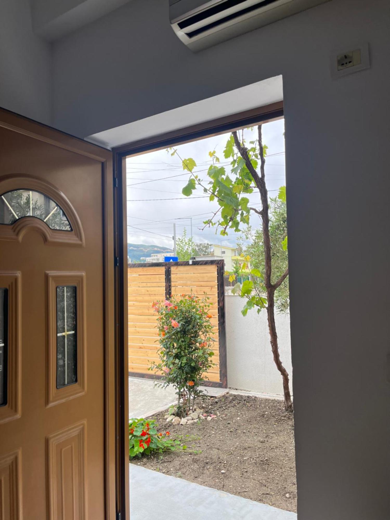 Blossom Apartments Vlore Bagian luar foto