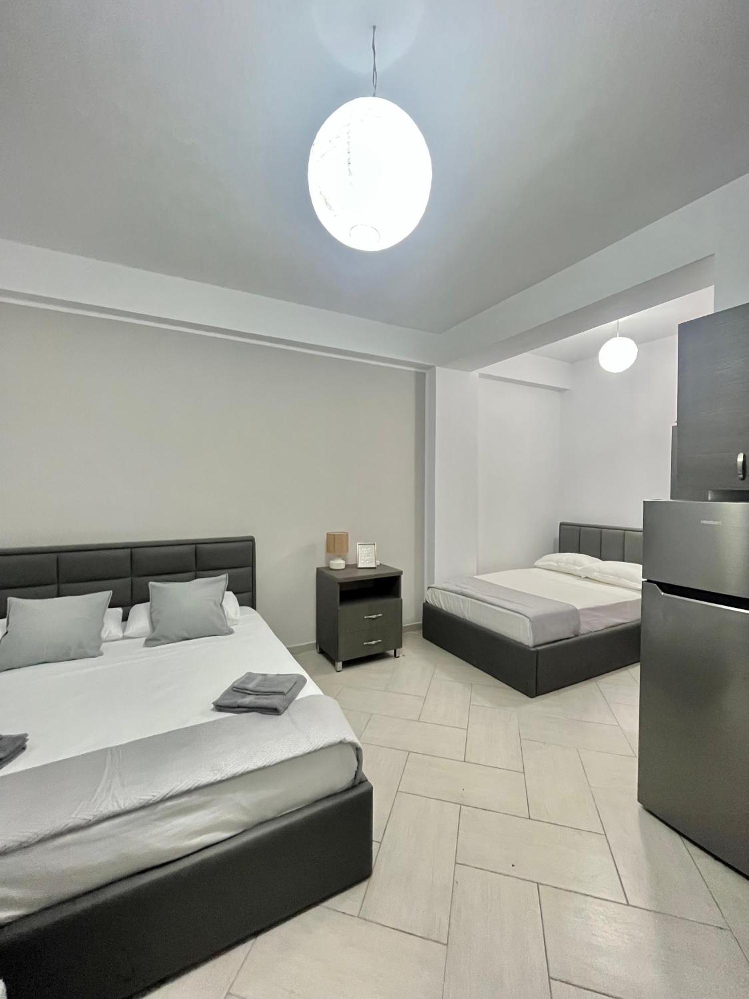 Blossom Apartments Vlore Bagian luar foto