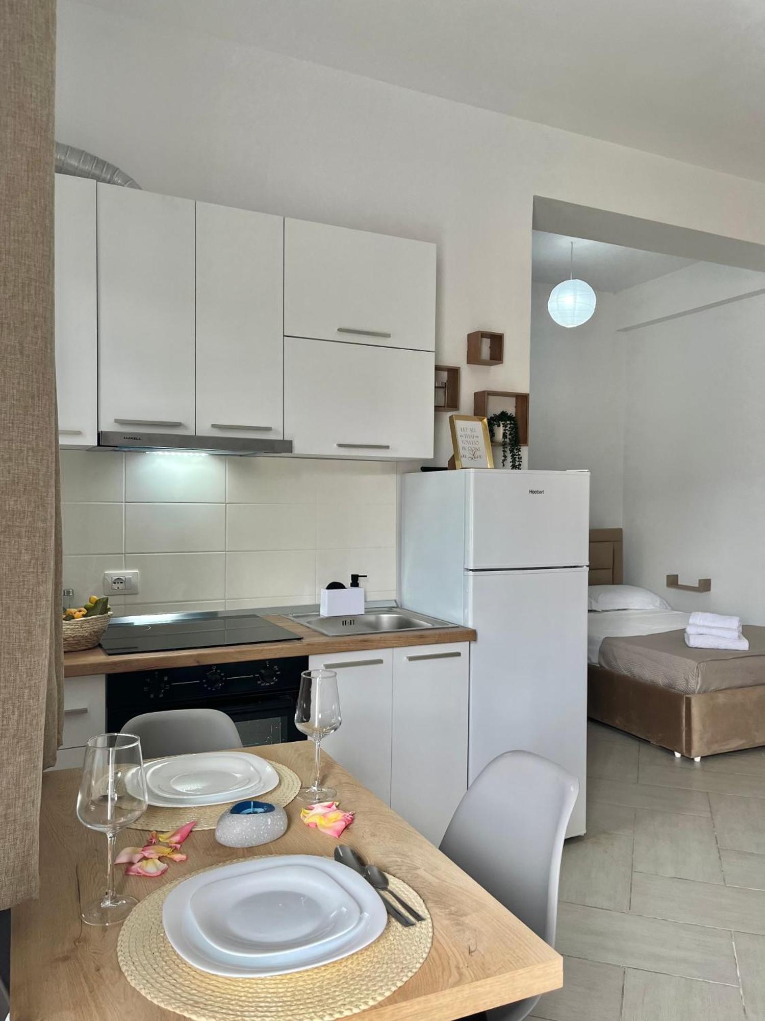 Blossom Apartments Vlore Bagian luar foto