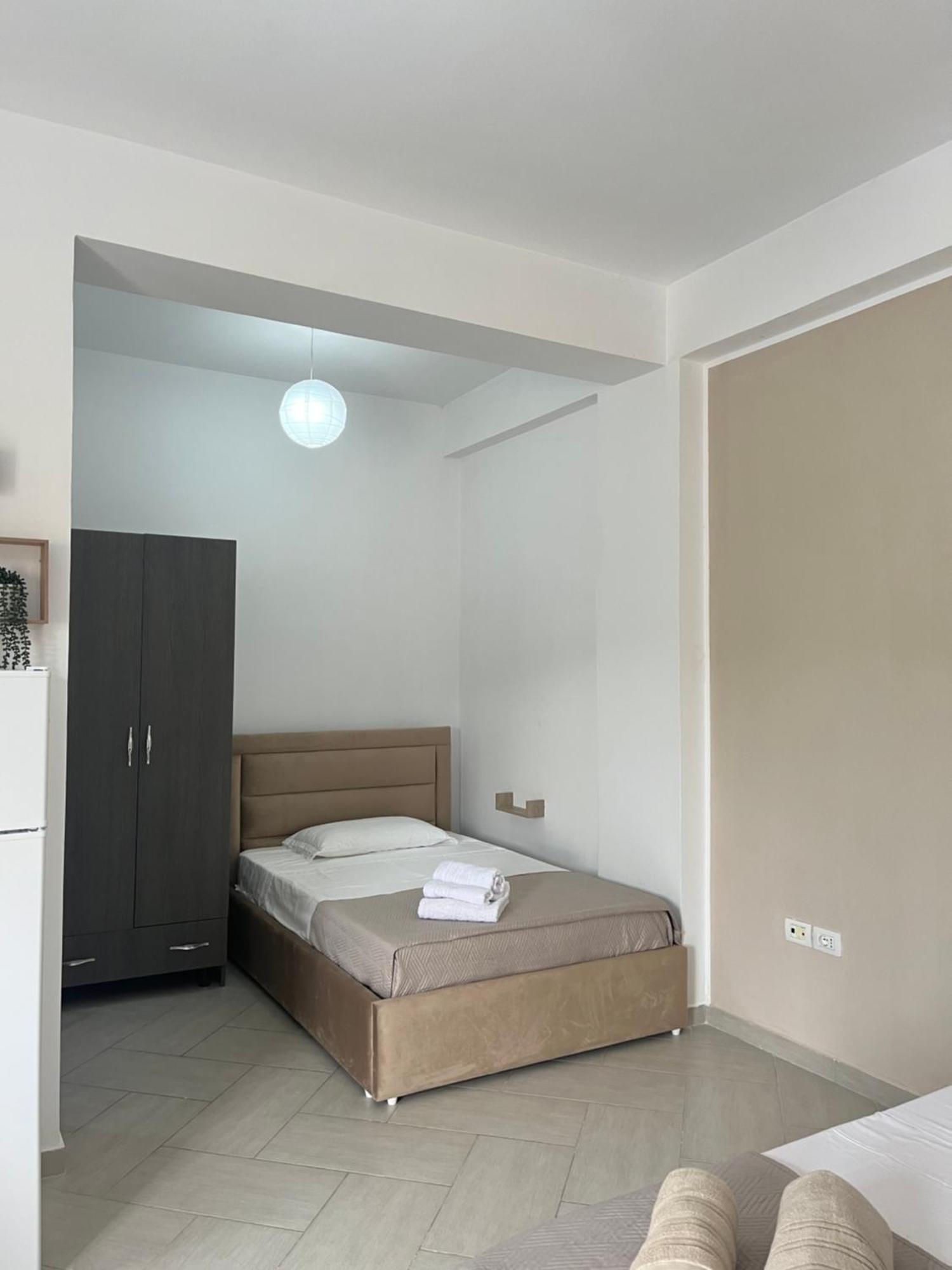 Blossom Apartments Vlore Bagian luar foto