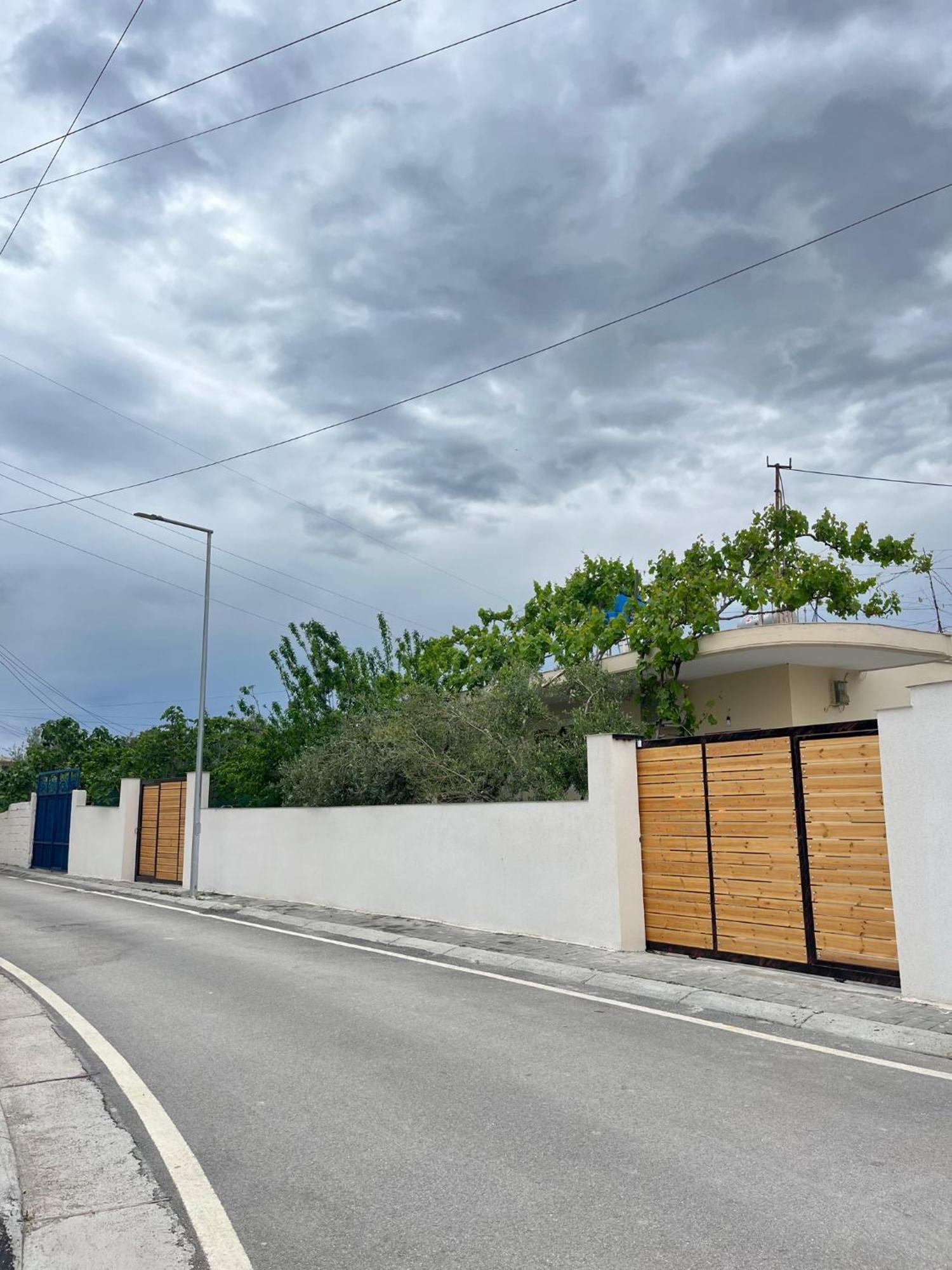 Blossom Apartments Vlore Bagian luar foto