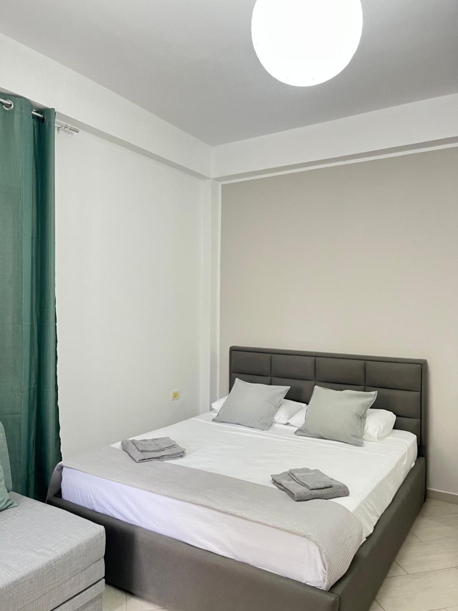 Blossom Apartments Vlore Bagian luar foto
